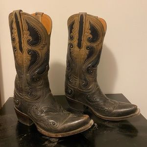 Luchesse Boots Women’s